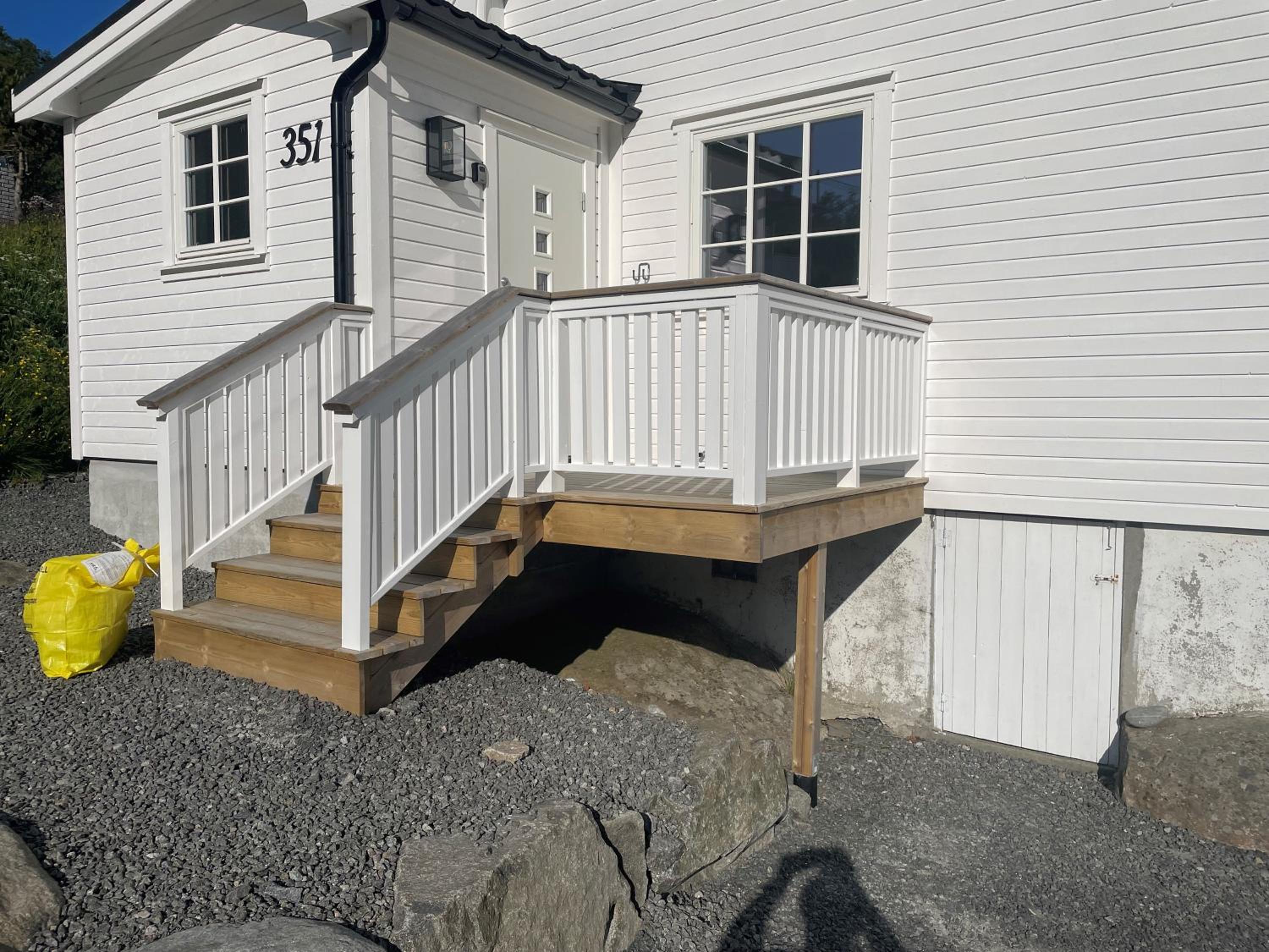 Koselig nyrestaurert hus med flott utsikt! view 2
