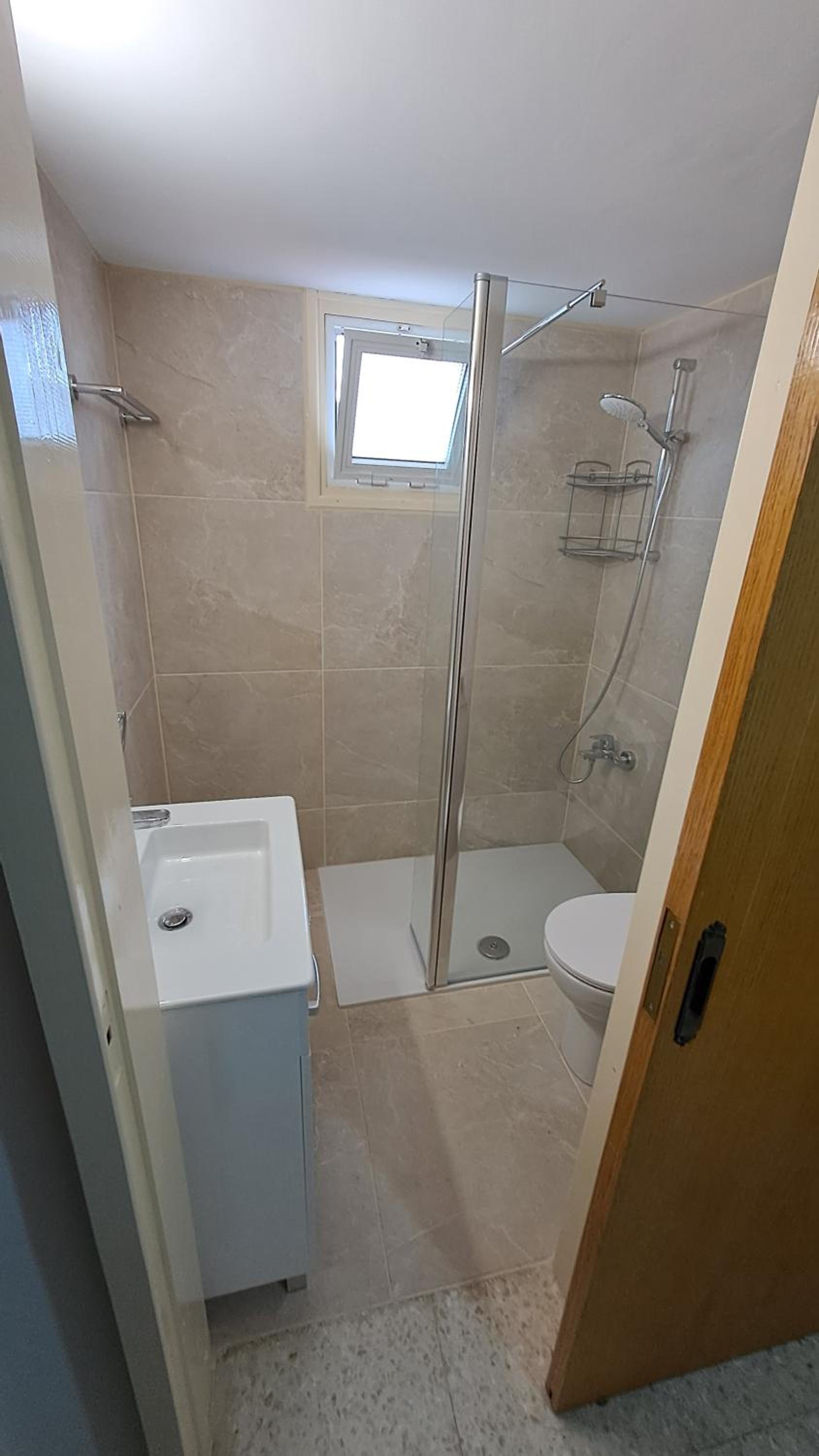 Manors Seaside 2BR House 100m from the Beach & Free Parking