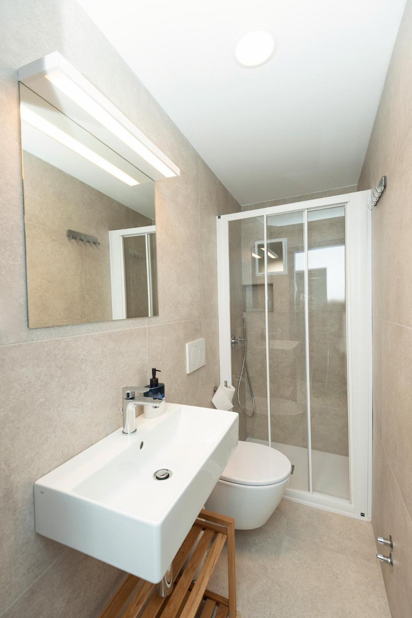 Alibi B11 view 4