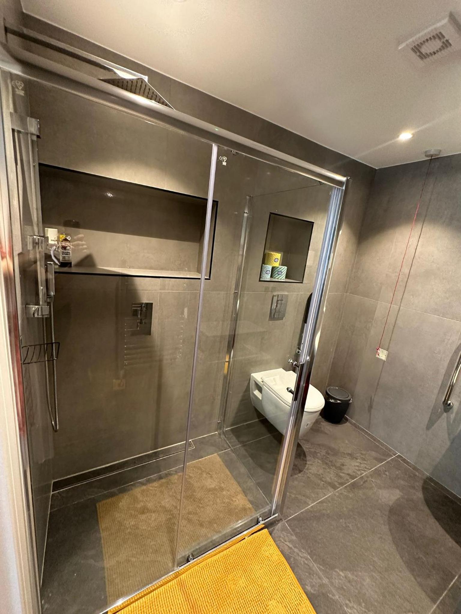 Modern Studio Flat near Highbury & Islington station