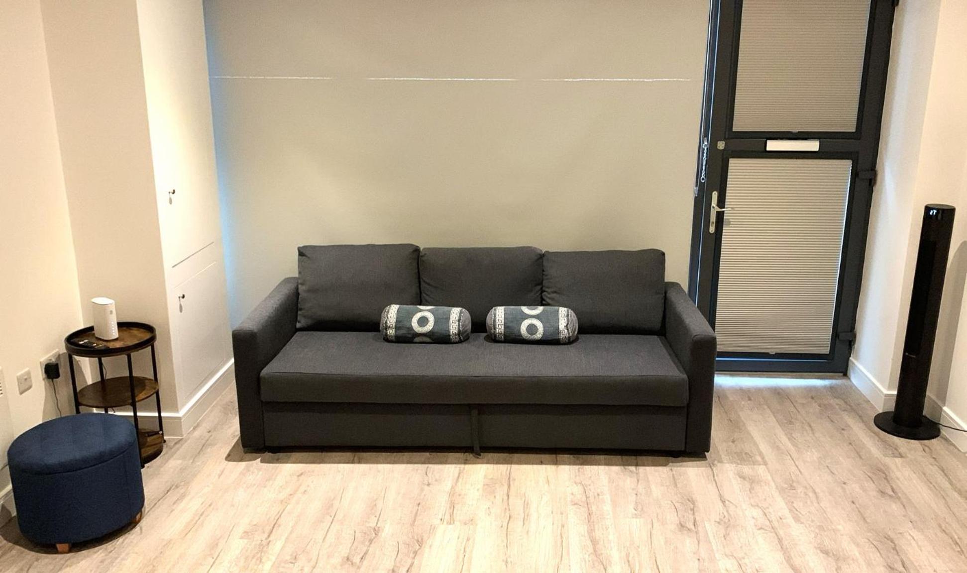 Modern Studio Flat near Highbury & Islington station