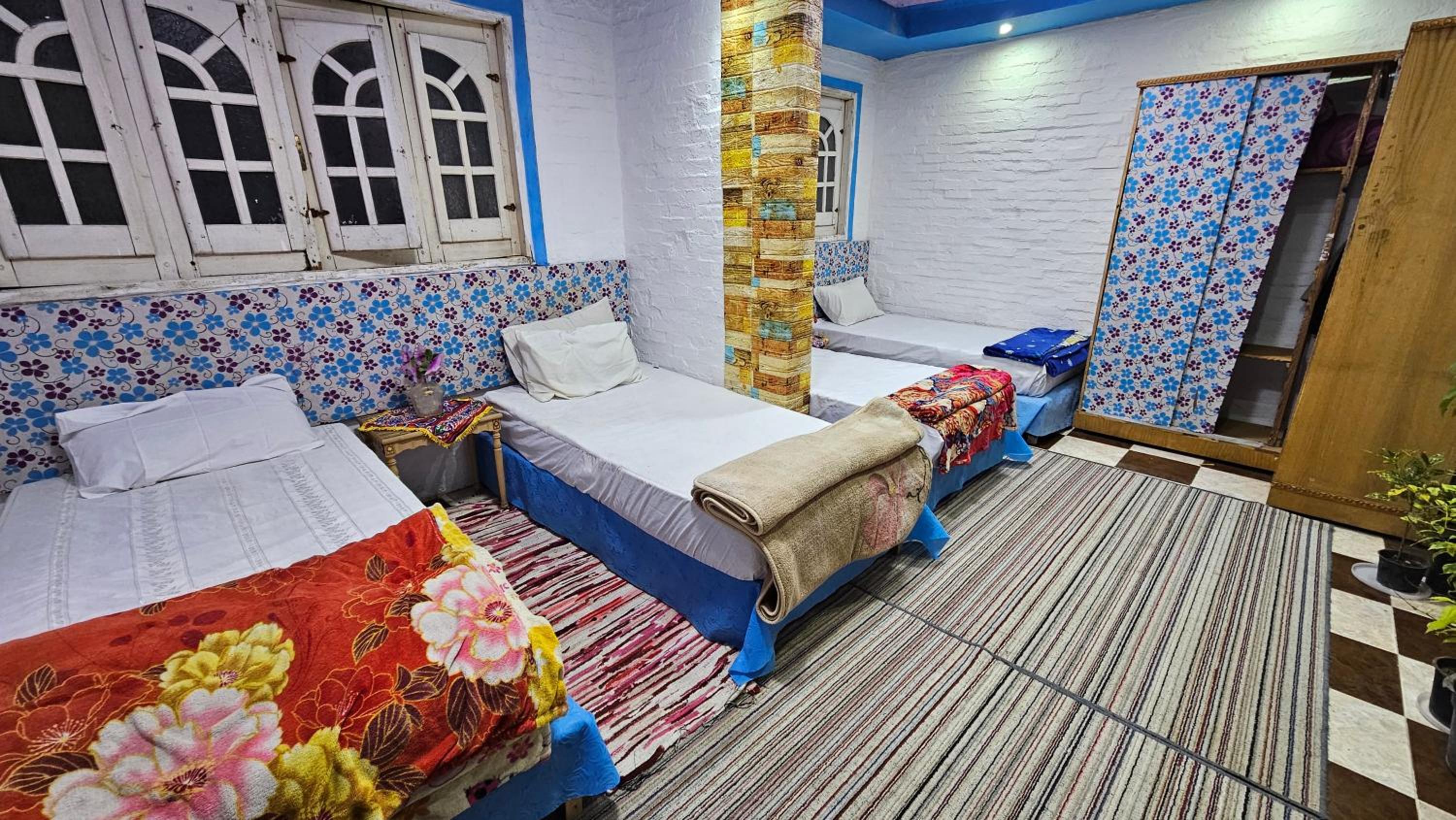 Shared Room near Pyramids!