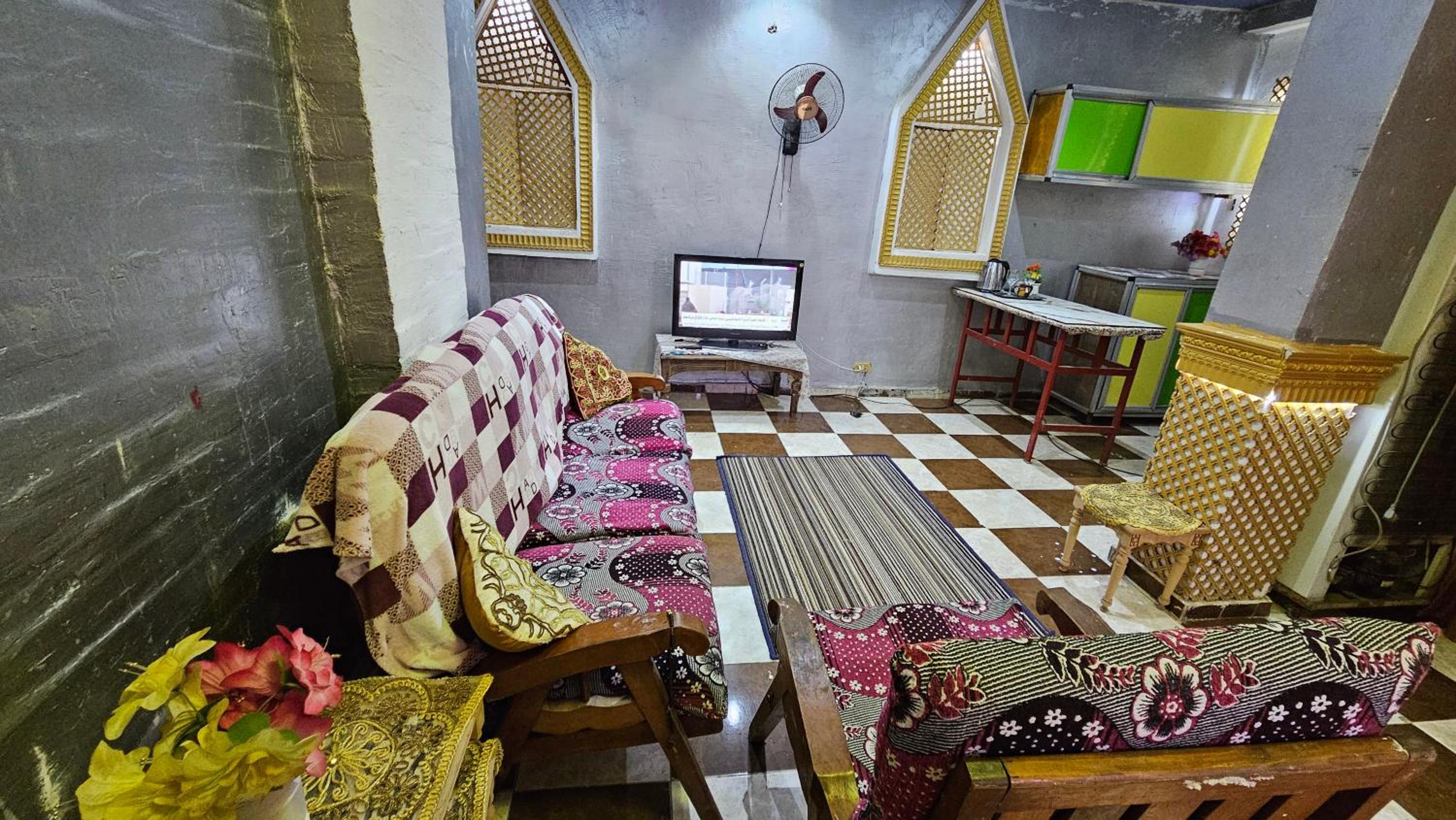 Shared Room near Pyramids!