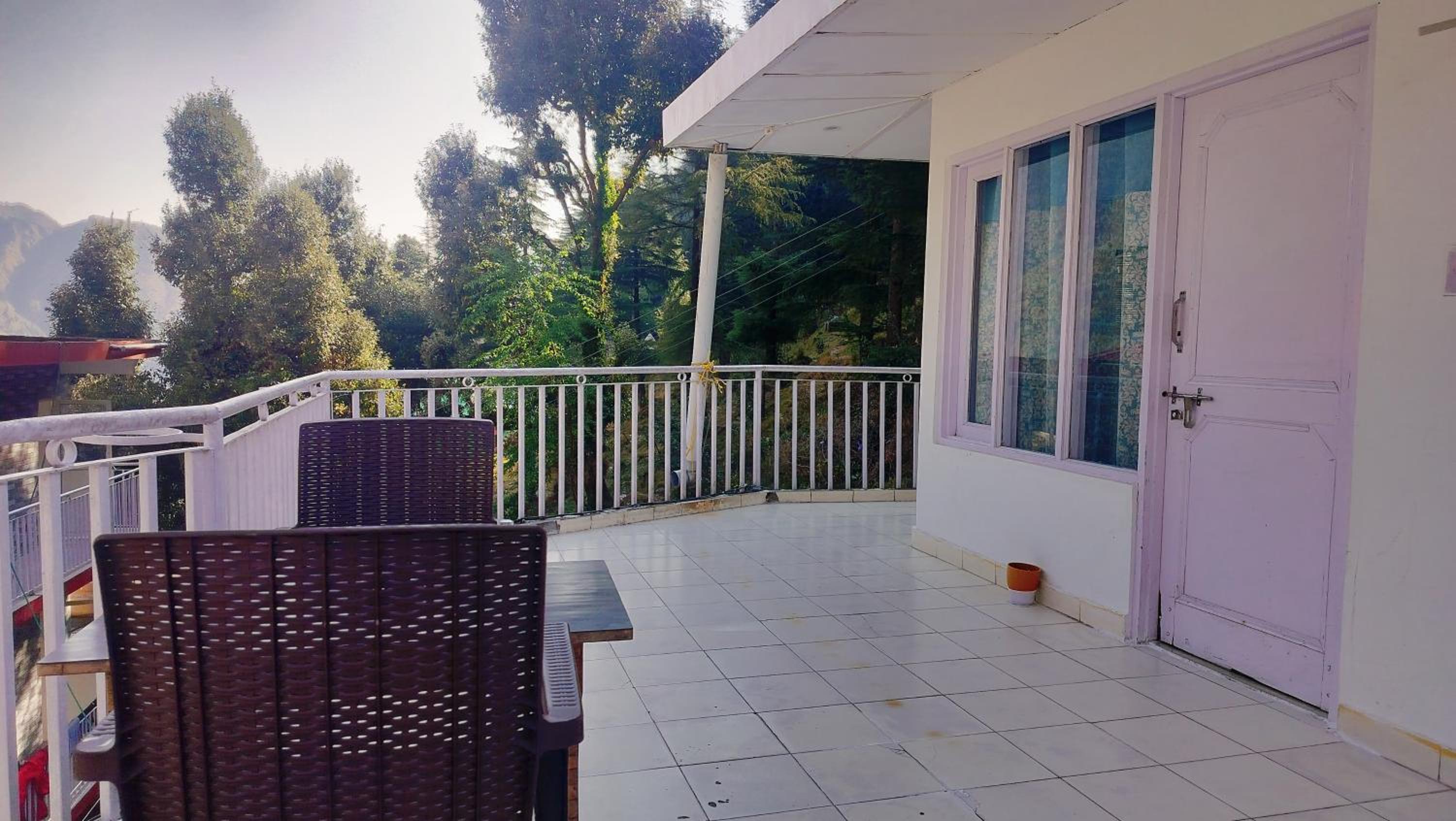 Tale n Trails Cottage view 3