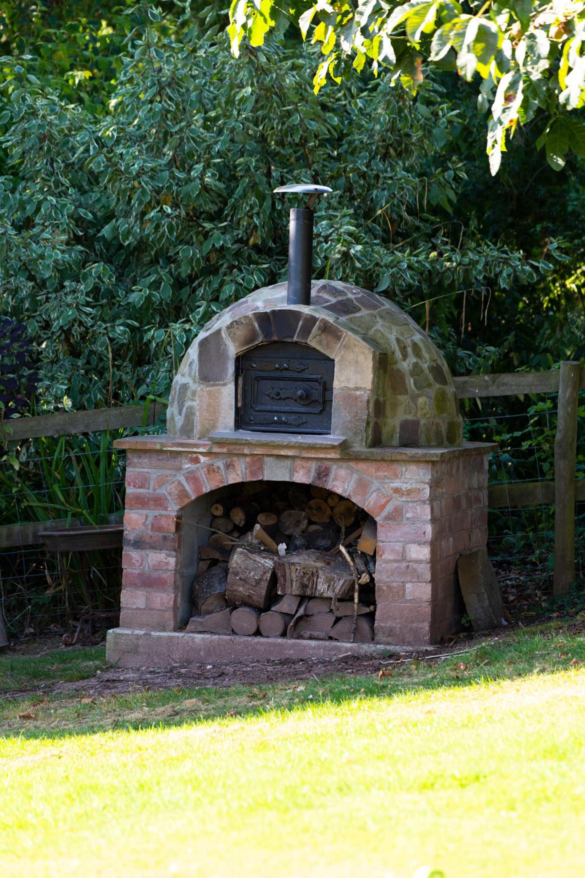Ebony Cottage