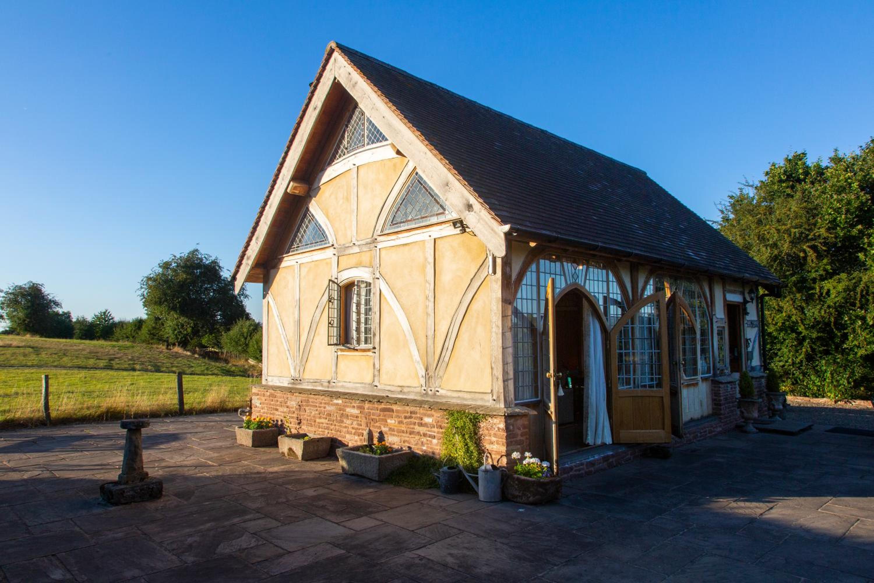 Ebony Cottage