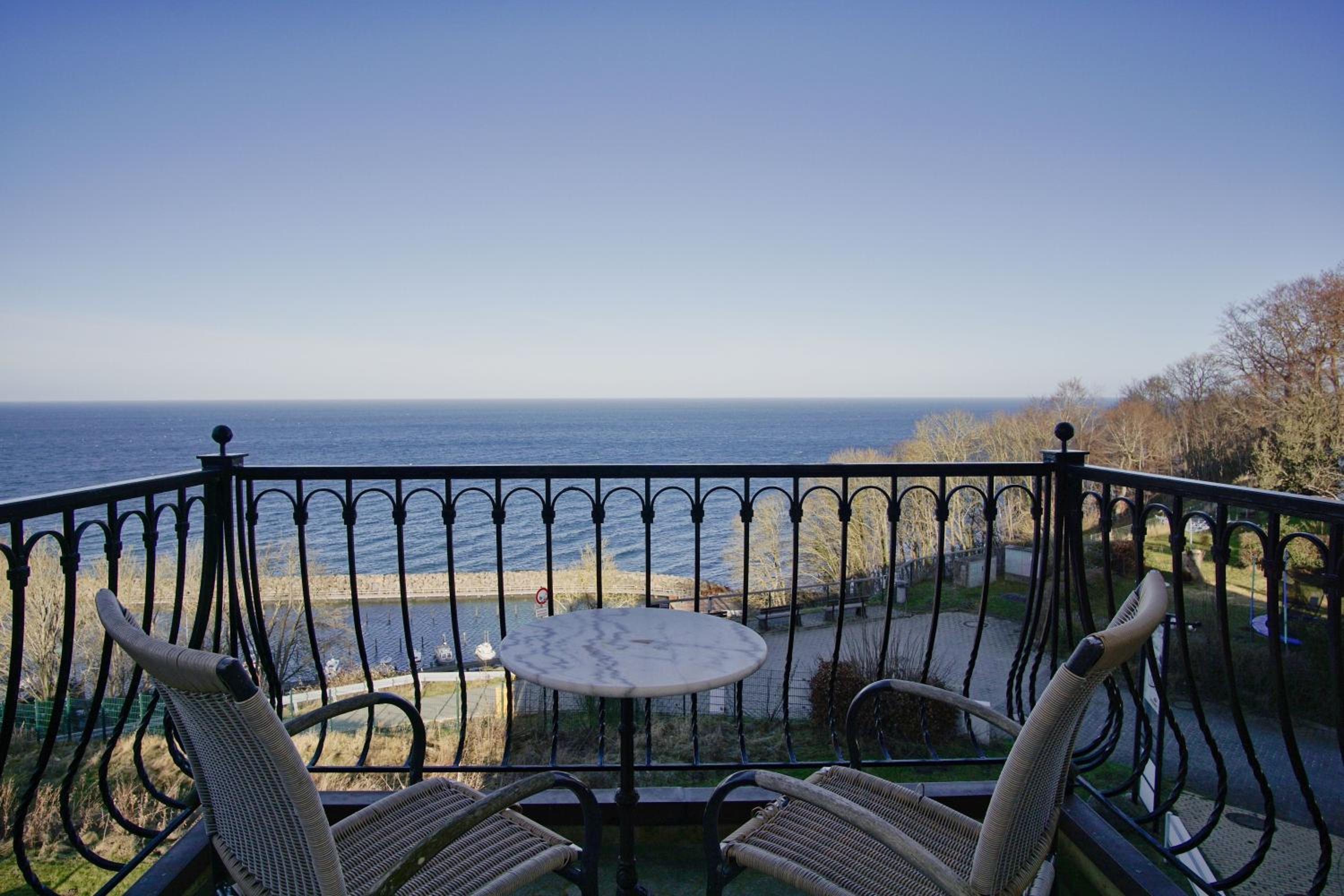 Ferienwohnung mit traumhaftem Meerblick - Haus am Meer FeWo 05