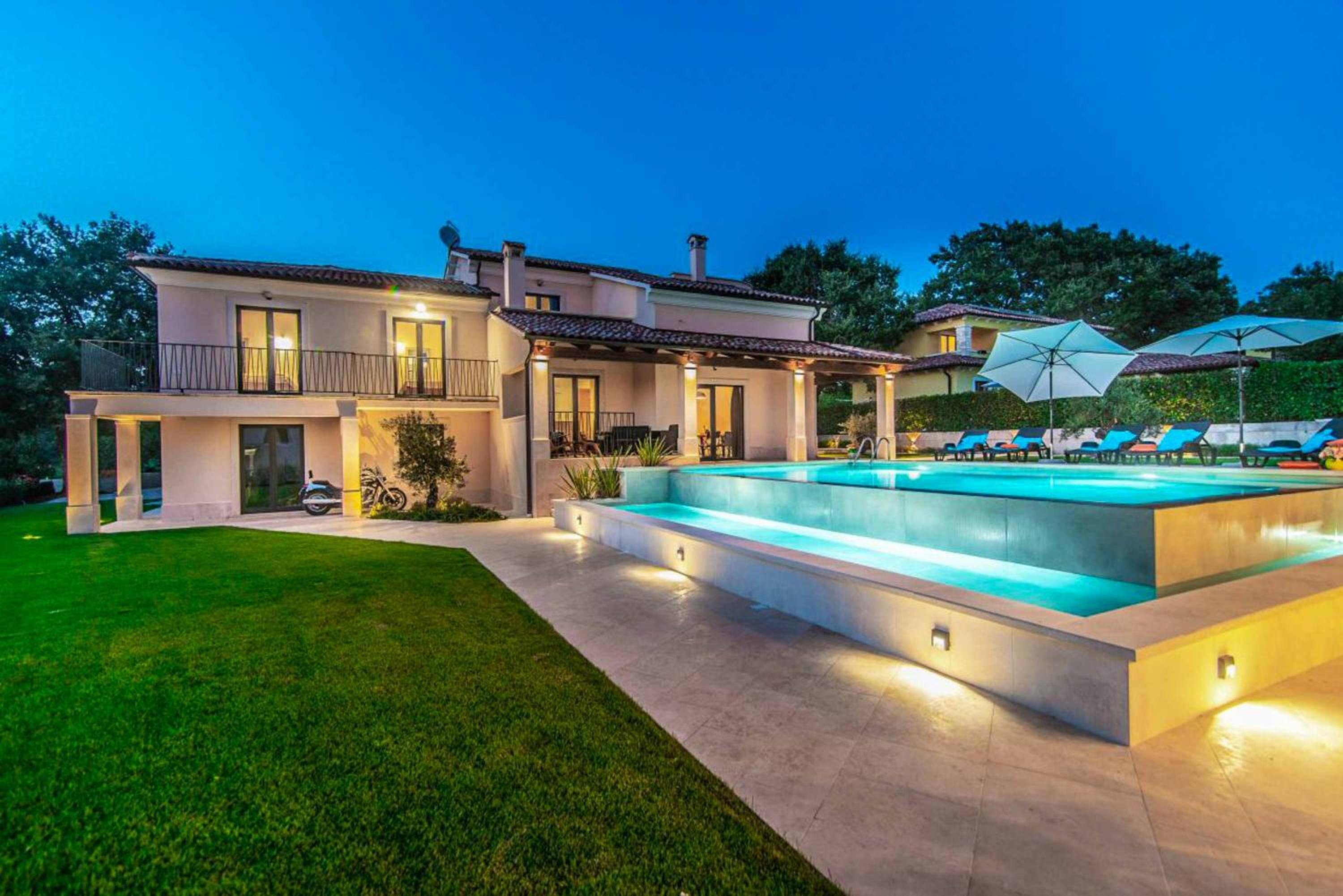 Villa Skylight