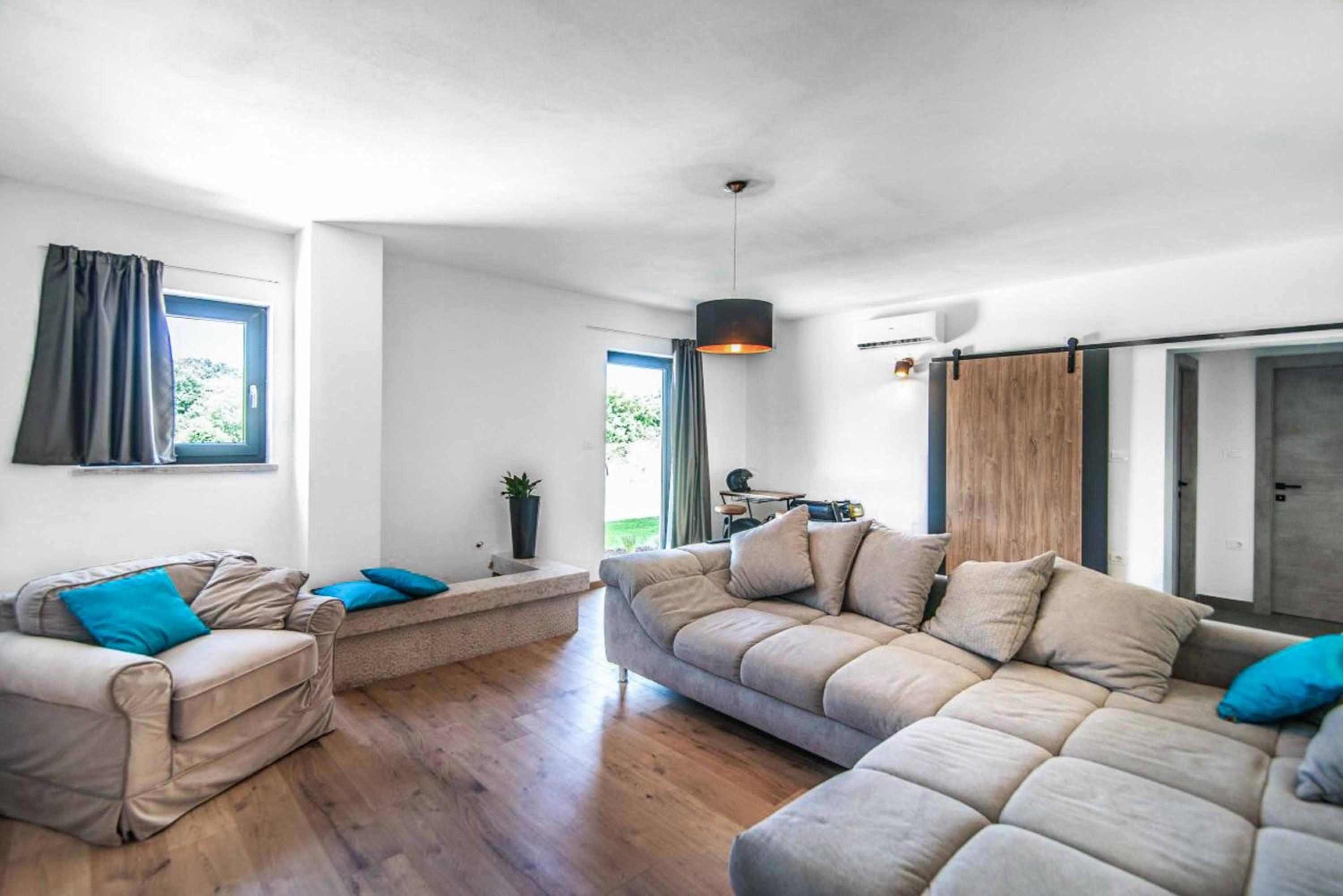 Villa Skylight