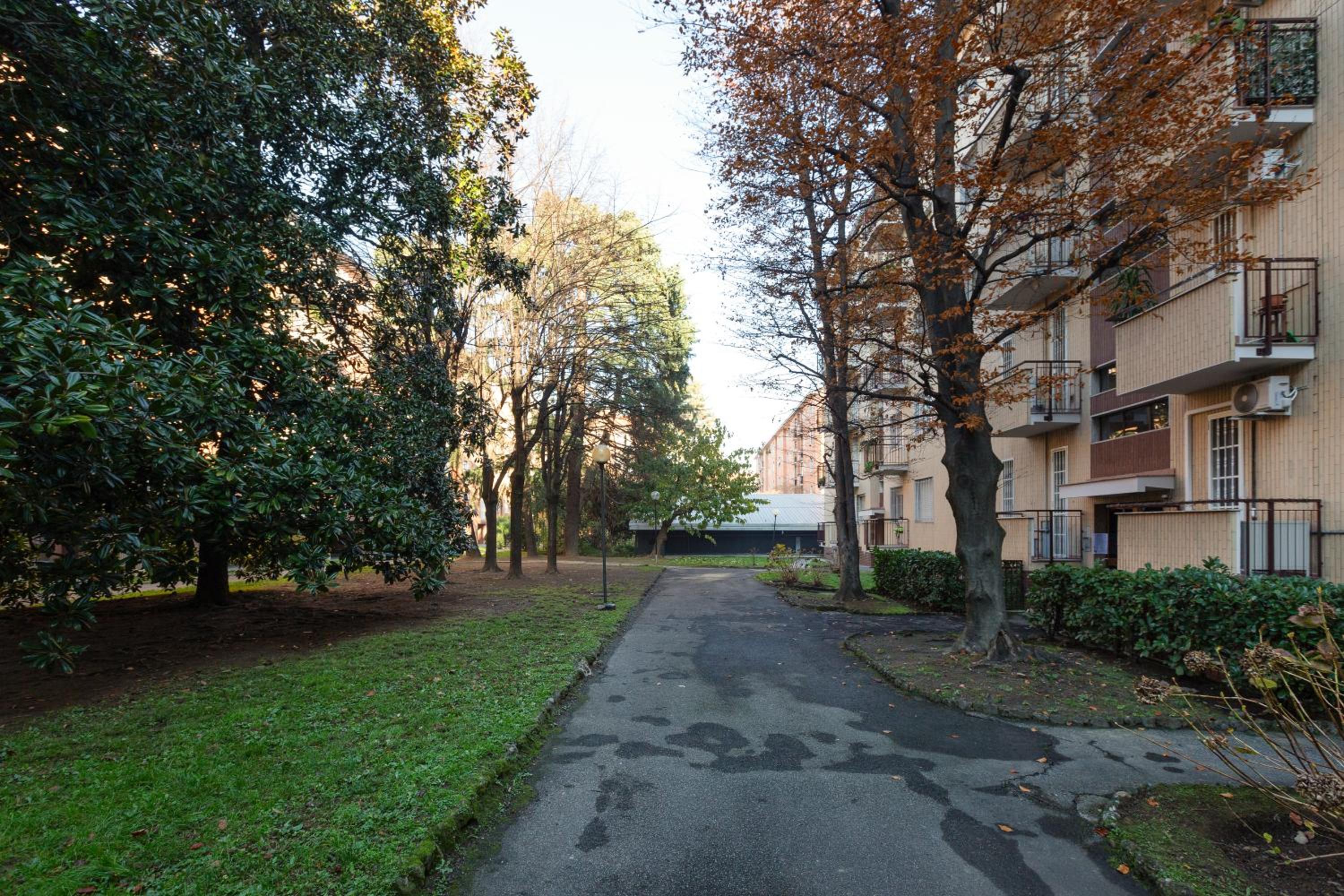 Milan-Linate apartment with balcony