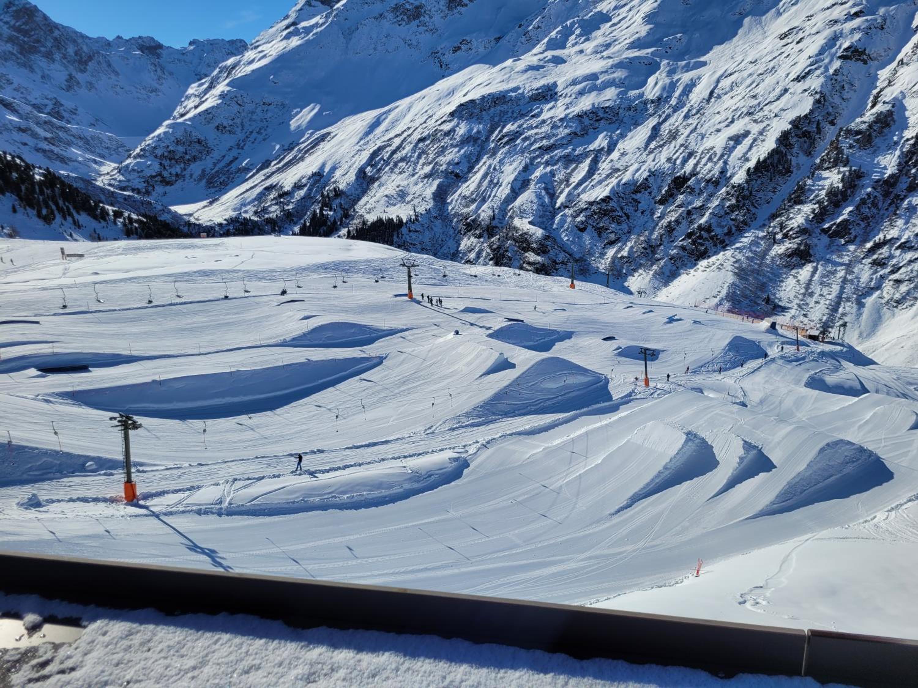 Chalet-Apartment für 9 bis 10 Personen zentral & ruhig 2 Min zur Galzigbahn Sankt Anton