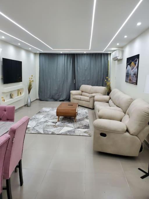 Stylish 3 bedroom apartment close to the Pyramids and Grand Egyptian Museum