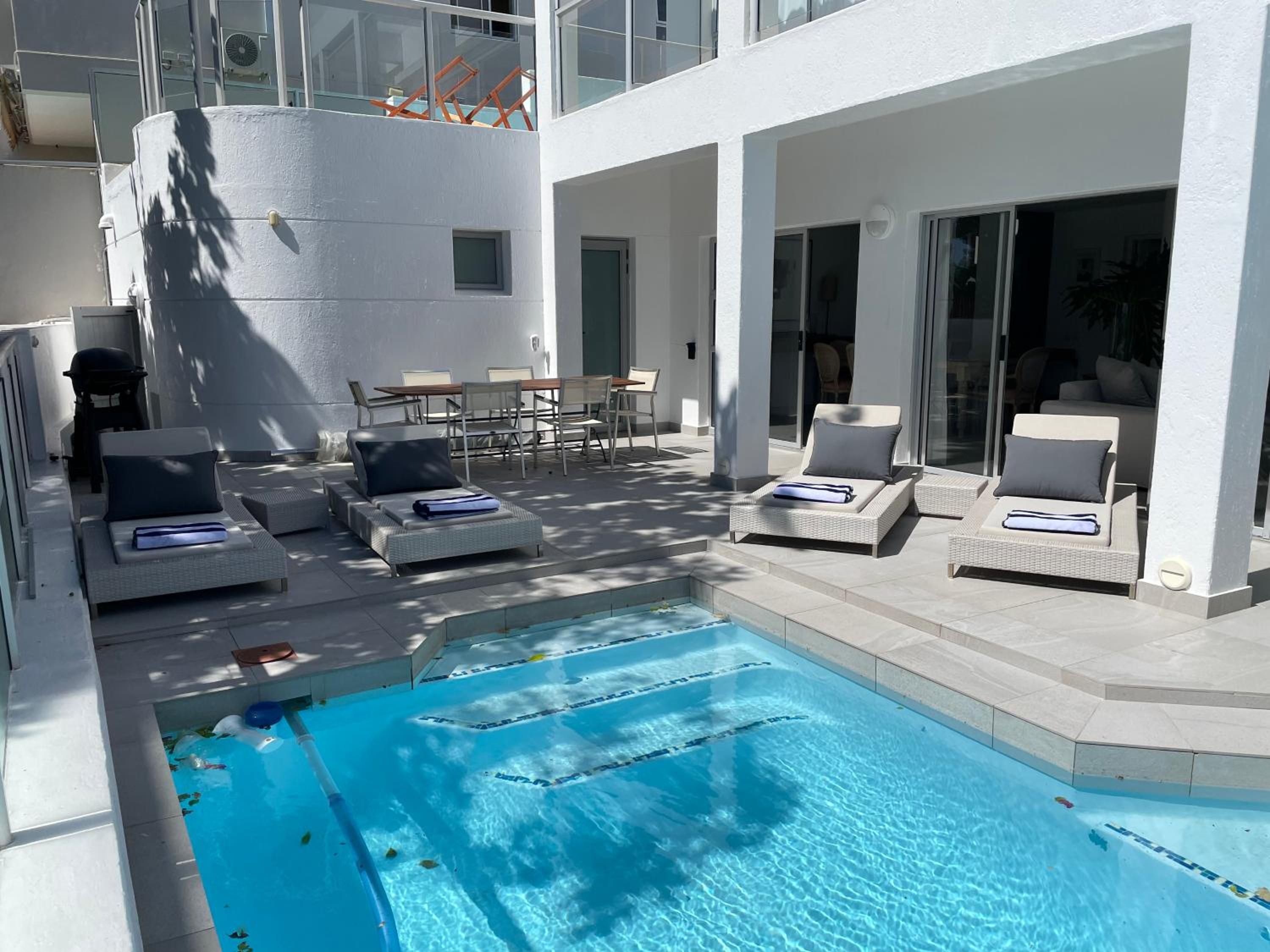 9 Clifton Steps Street Villa view 3