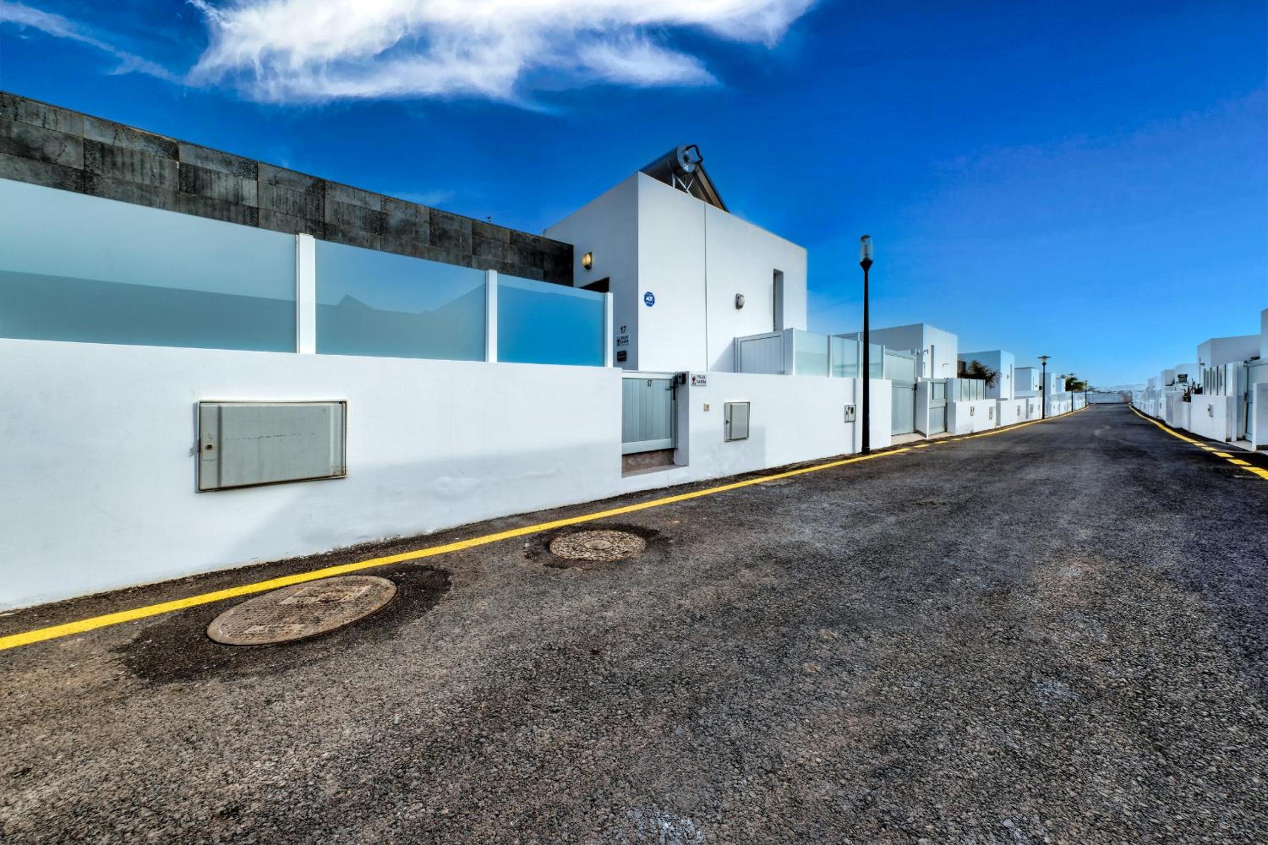 Villa Cassia - Private Pool, Foosball, BBQ, Air-Con and SAT Tv By Lanzarote Vacation Homes view 5