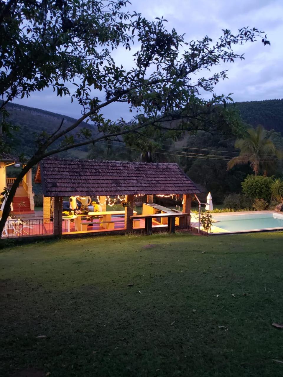 Fazenda Itamirim - Chácara para alugar com piscina, campo de futebol, churrasqueira e salão de festas - Próximo a São José dos Campos e ao Mobai Bike