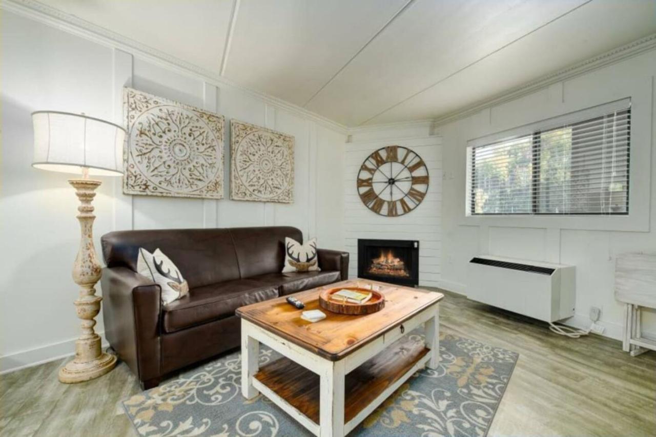 Lofts 6A Chic Modern Downtown Gatlinburg view 2