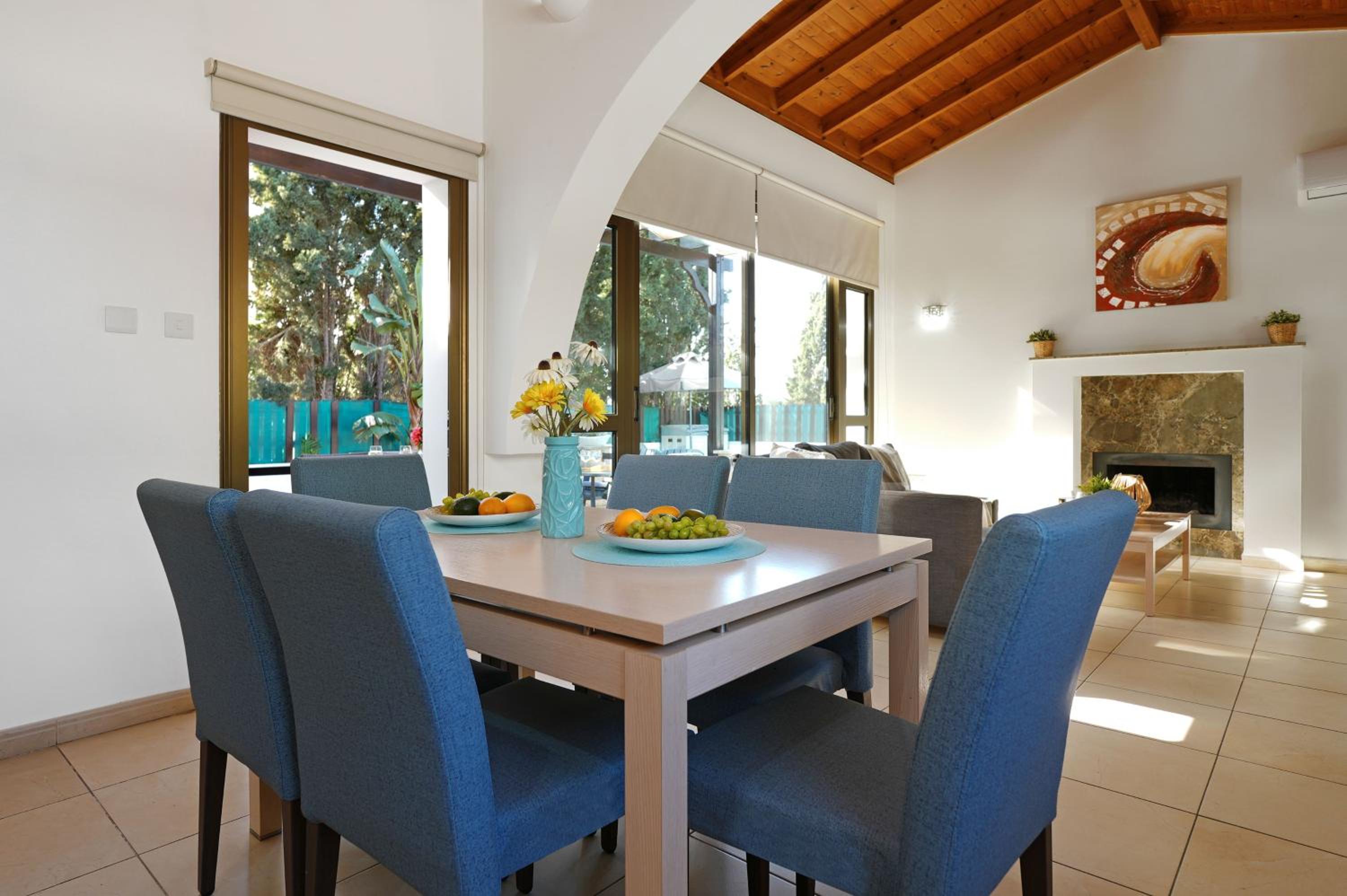 Villa Anthia - 2bed with Large Pool