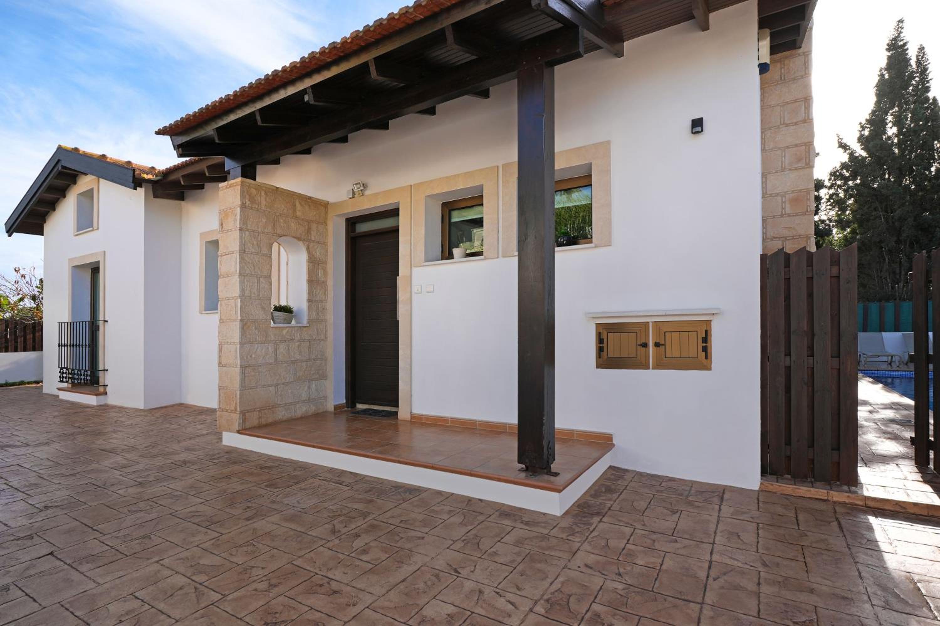 Villa Anthia - 2bed with Large Pool
