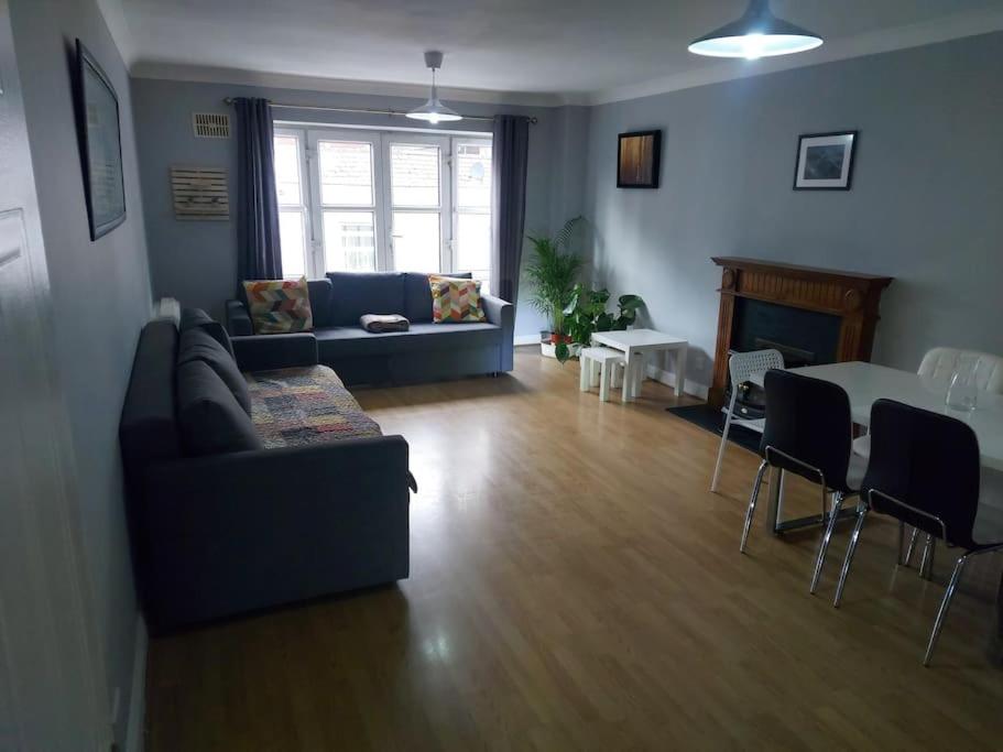 Spacious City Centre Apt - O'Connell Street Area