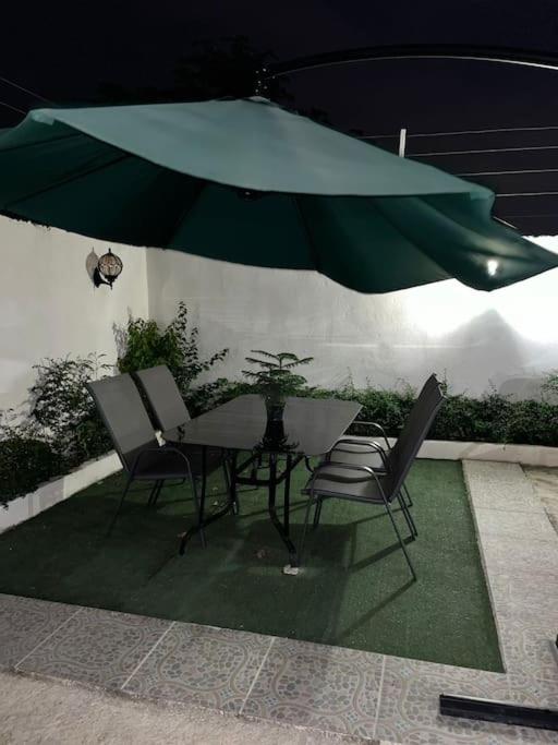 Villa Familiar con Piscina cerca Av Ecológica