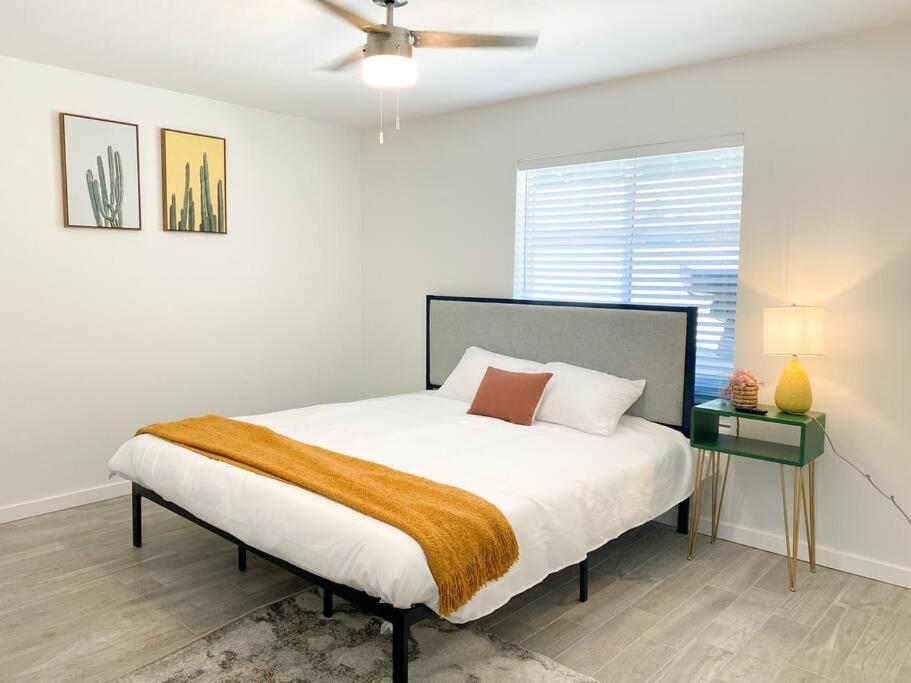 Alluring townhouse with 2 KING beds, Grill, and FREE parking! view 2