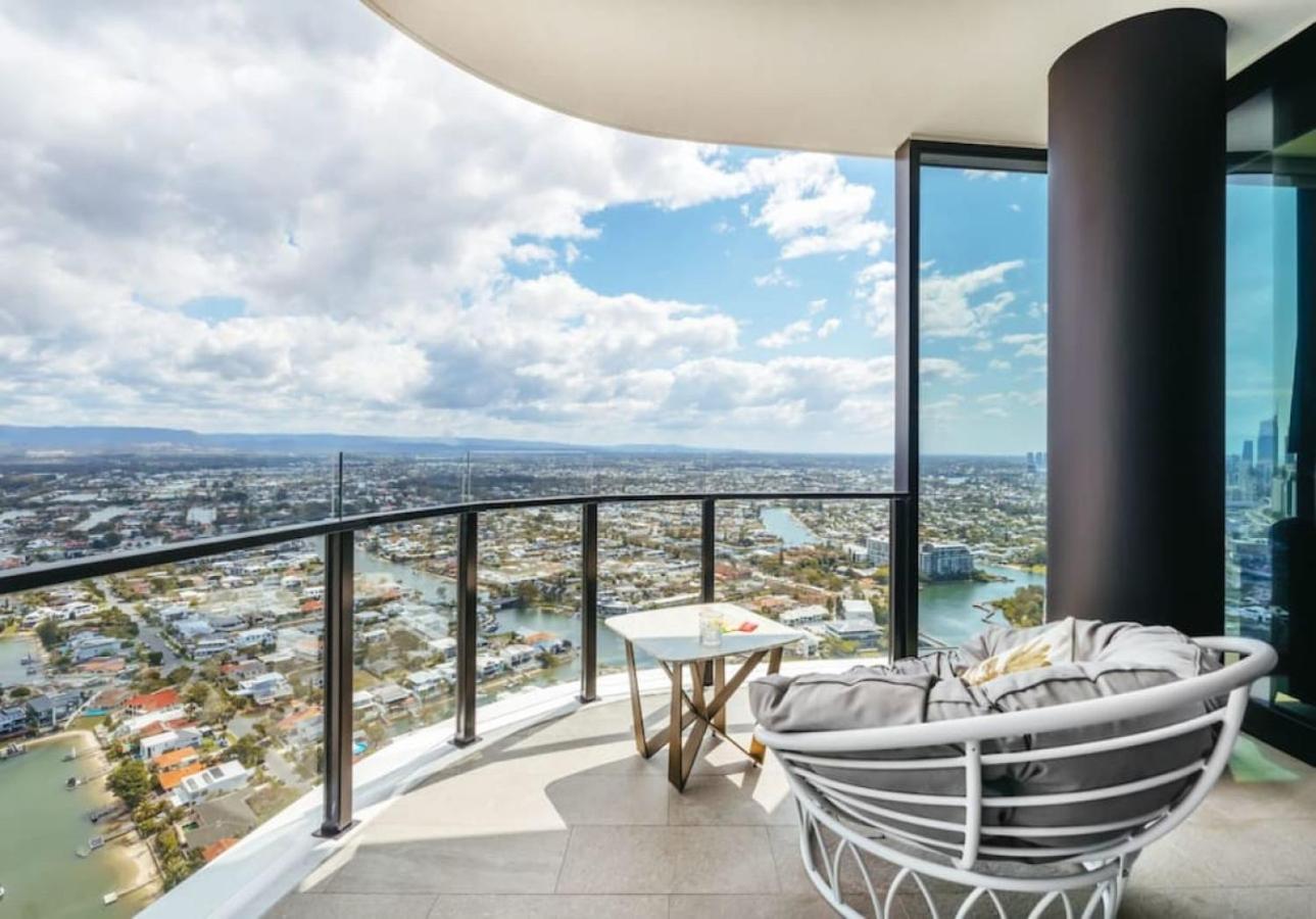 Ocean and River View Luxury 2BD Apt with Prime Location