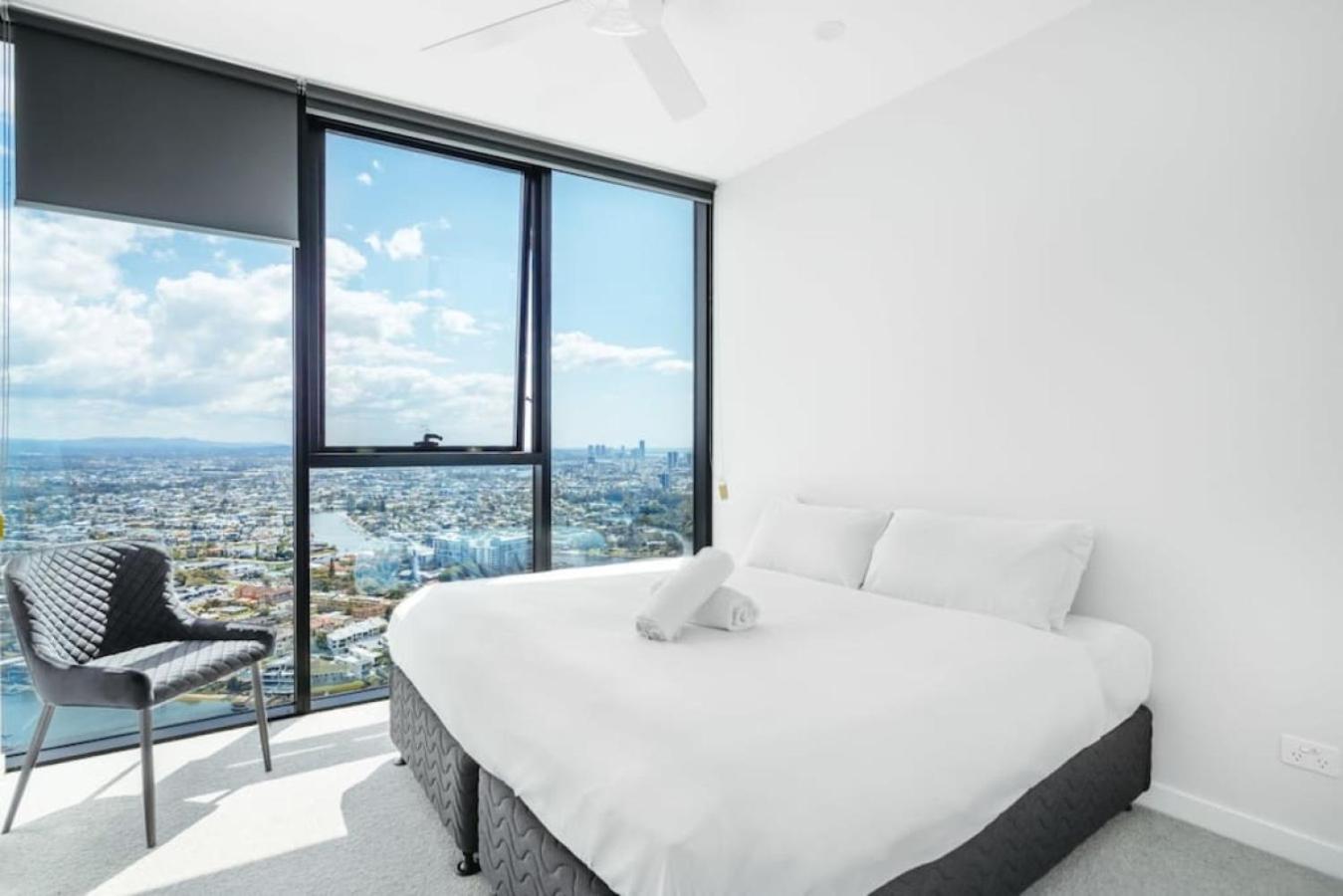 Ocean and River View Luxury 2BD Apt with Prime Location