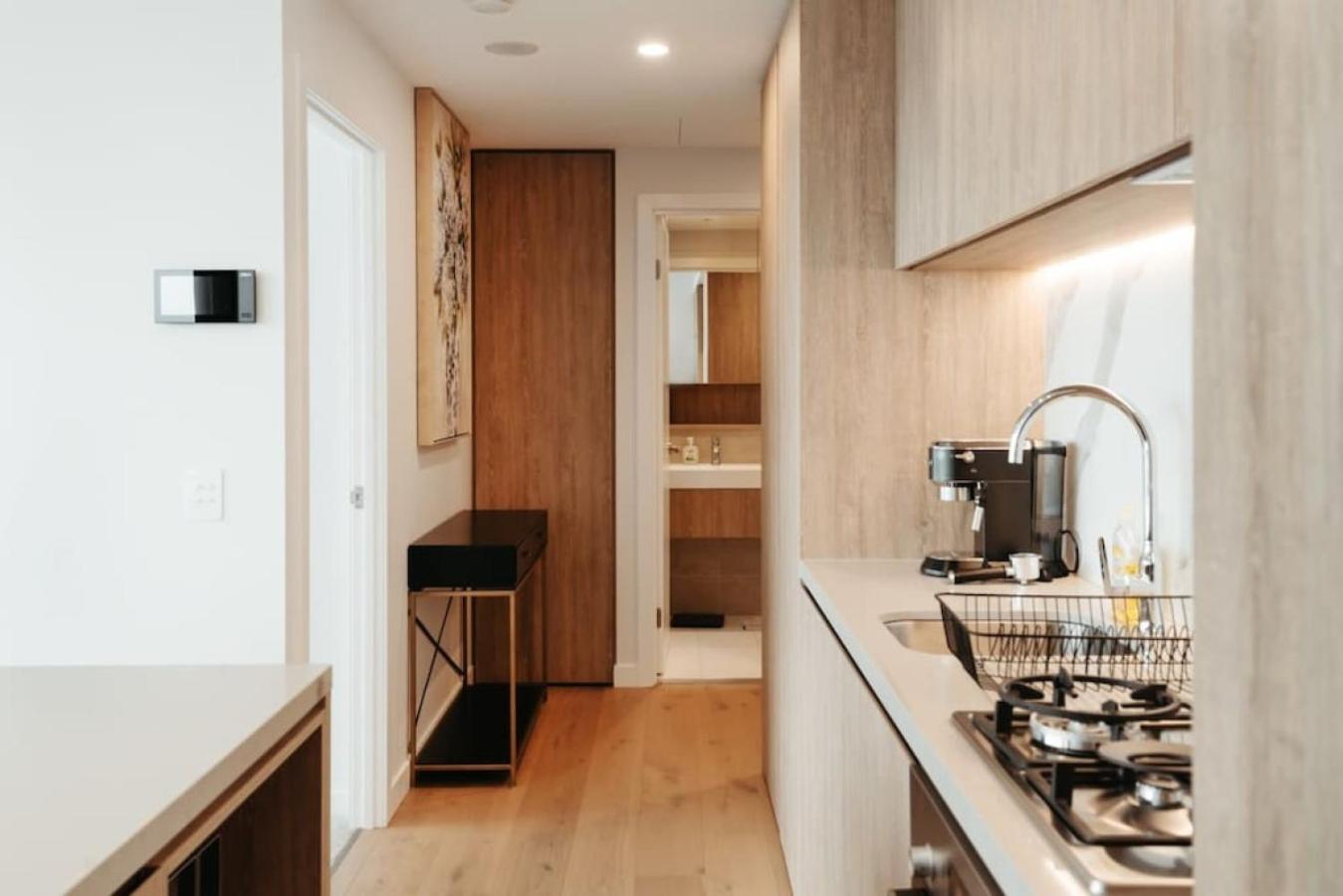Ocean and River View Luxury 2BD Apt with Prime Location