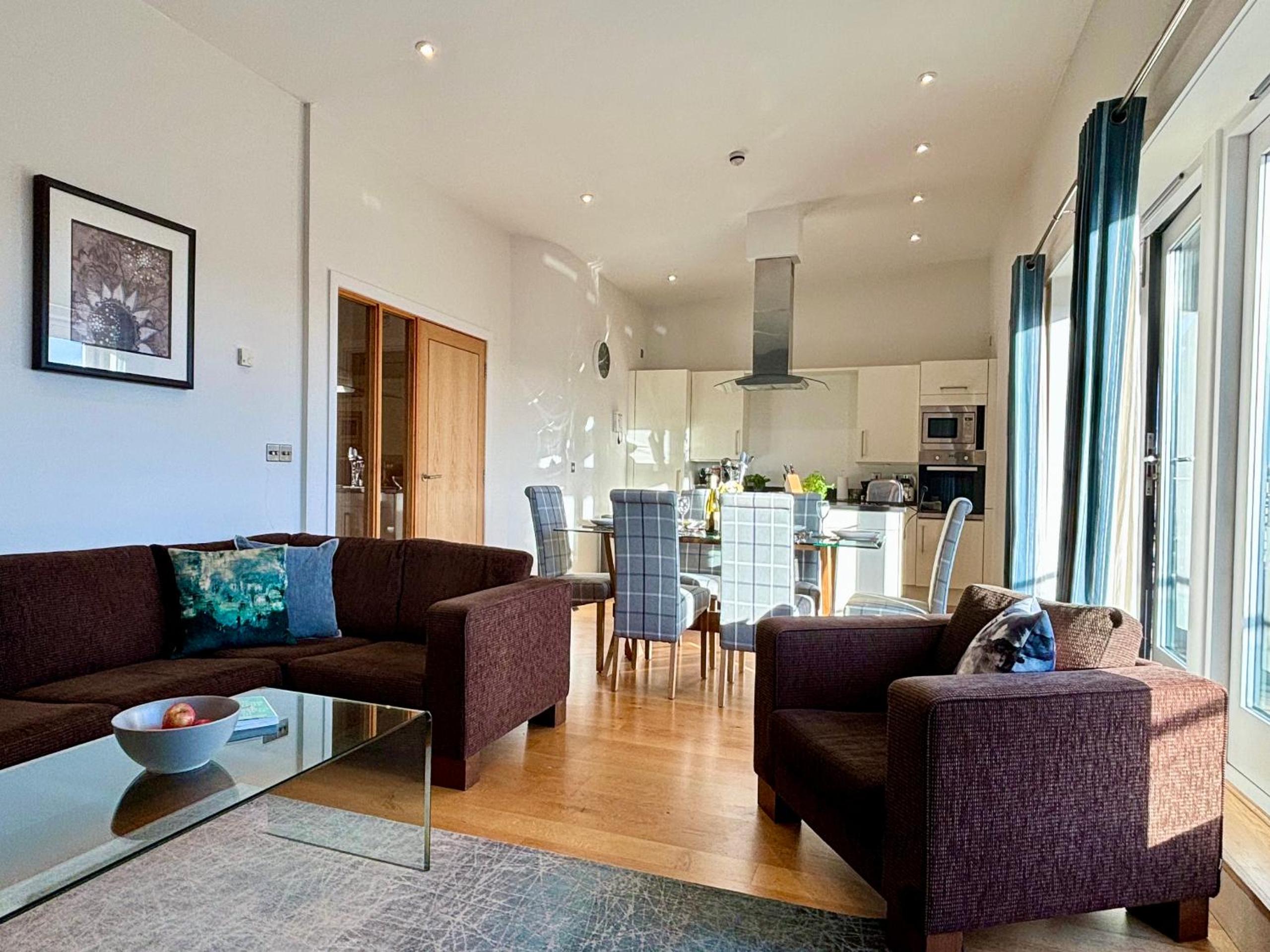 Your Space Apartments - The Hamilton's view 4