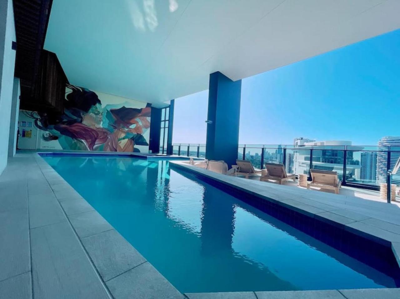 Ocean and River View Luxury 2BD Apt with Prime Location