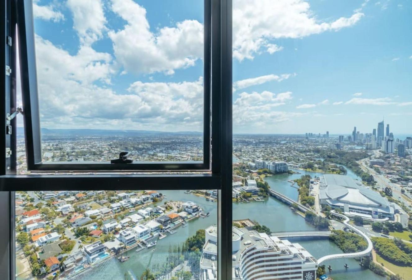 Ocean and River View Luxury 2BD Apt with Prime Location
