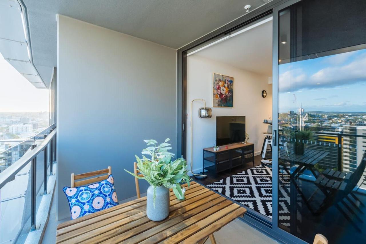 Location 2BD Apt W Spectacular City Views