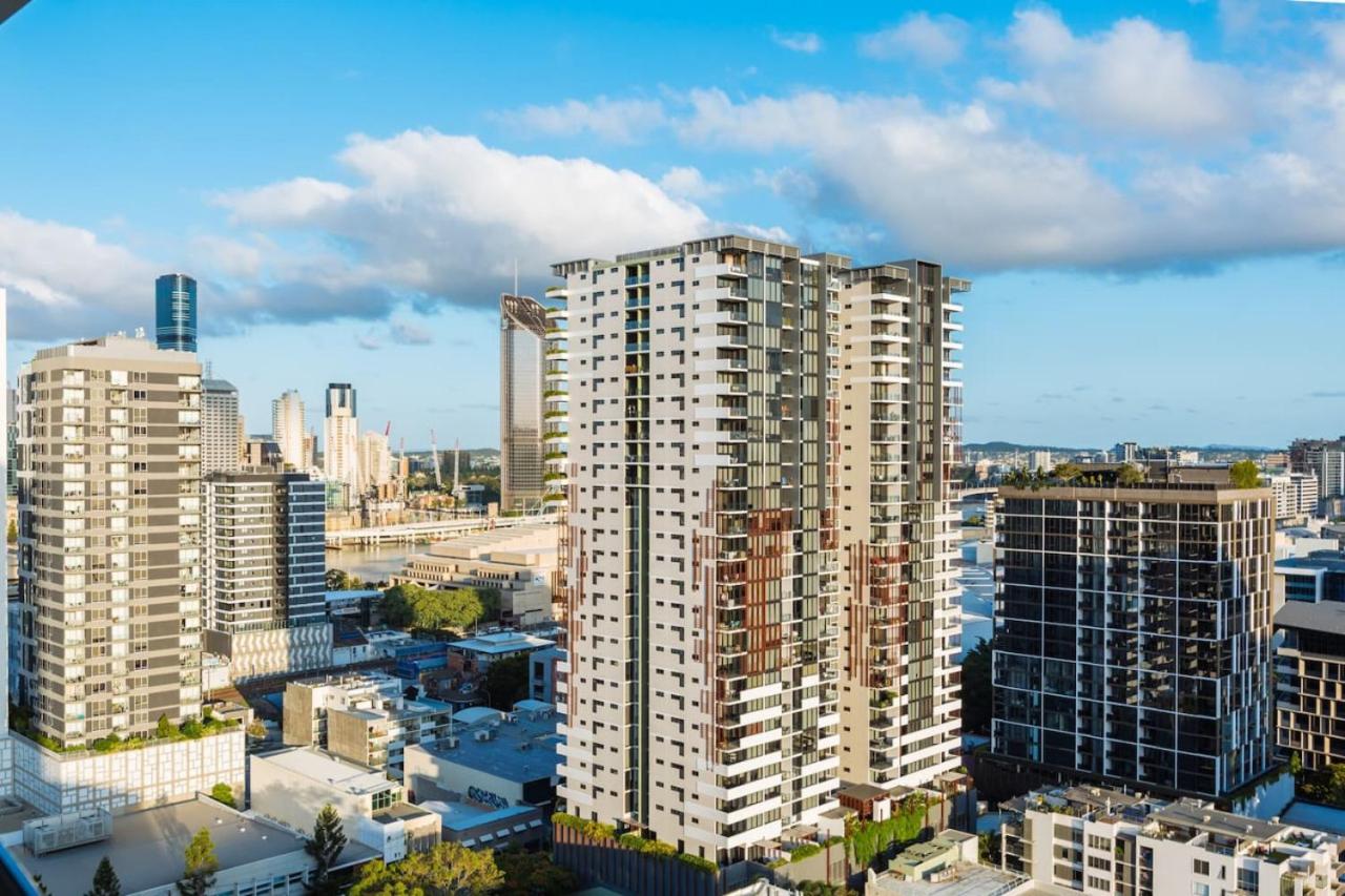 Location 2BD Apt W Spectacular City Views