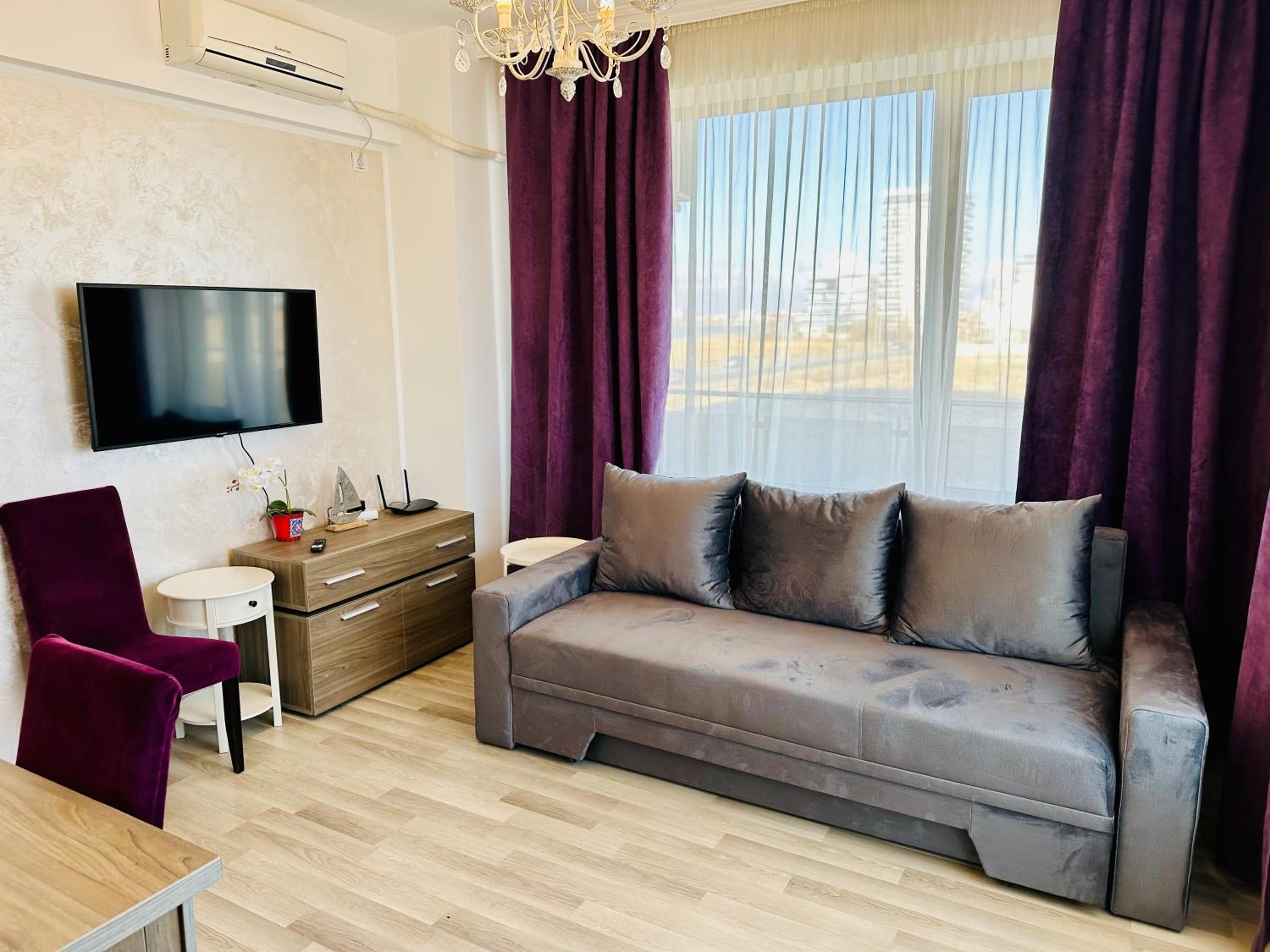 Ida Summer Mamaia view 5