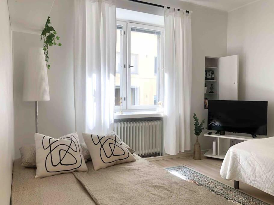 Ullis Studio with Top Location