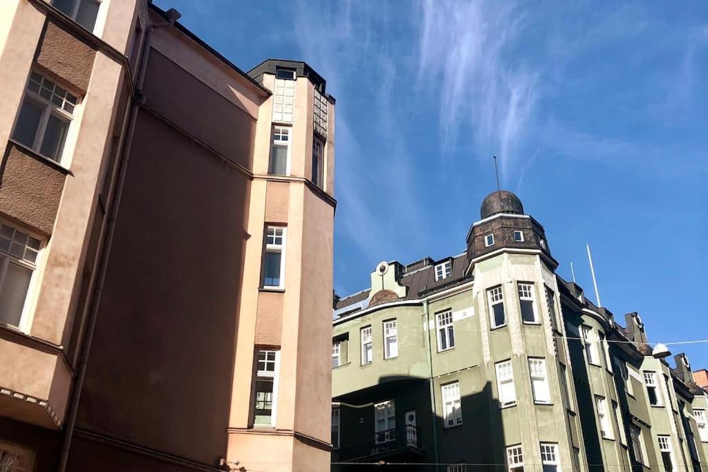 Ullis Studio with Top Location