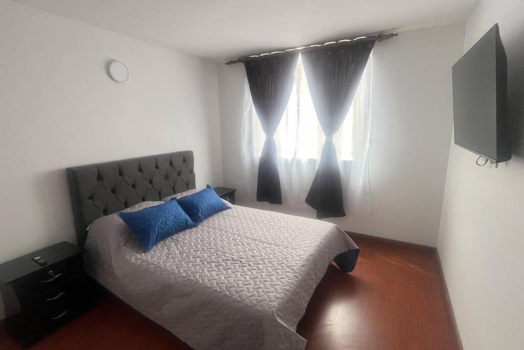 Apto cómodo en conjunto 1 piso parqueadero