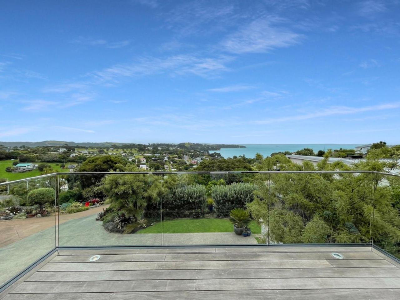 Aroha Nui - Stay Waiheke view 2