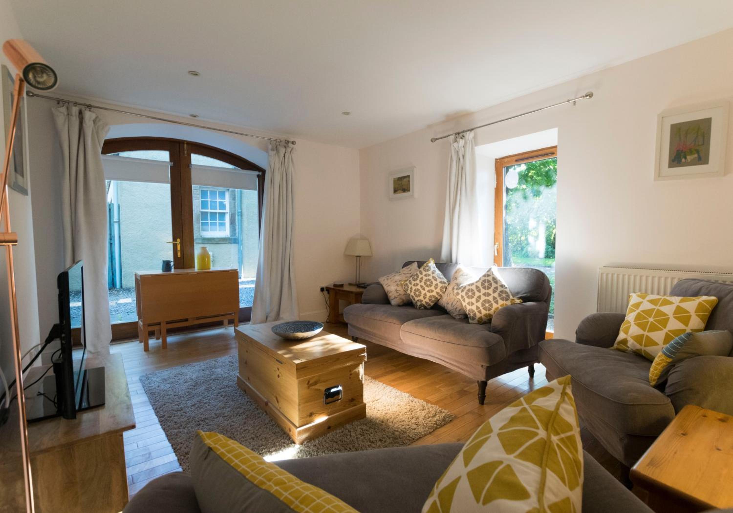 Converted coach house with parking in Pittenweem view 3