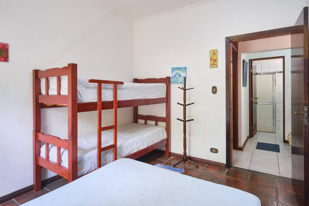 Casa linda em condomínio fechado