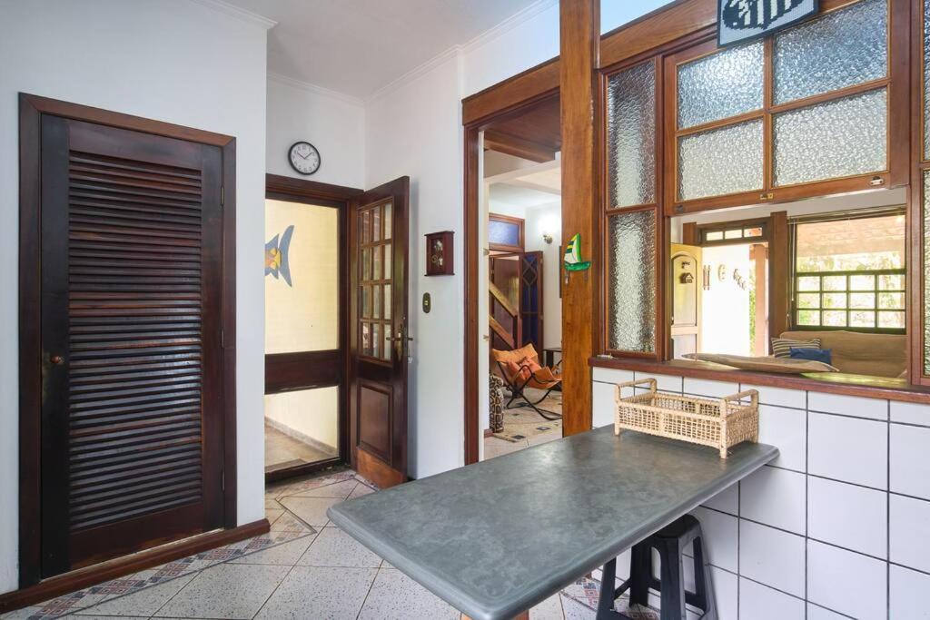 Casa linda em condomínio fechado