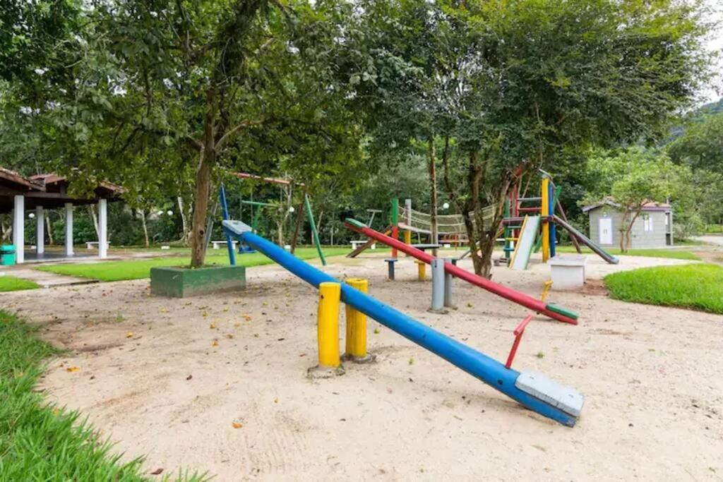 Casa linda em condomínio fechado