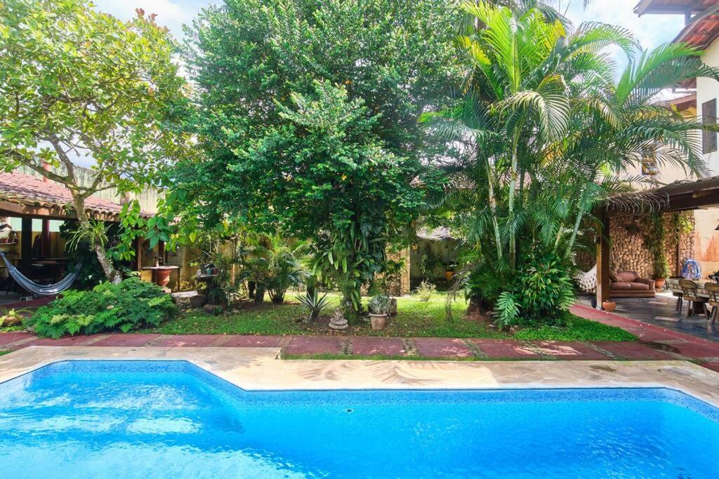 Casa linda em condomínio fechado