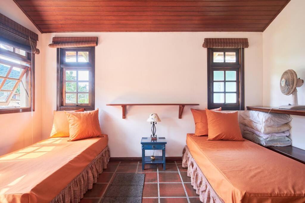 Casa linda em condomínio fechado