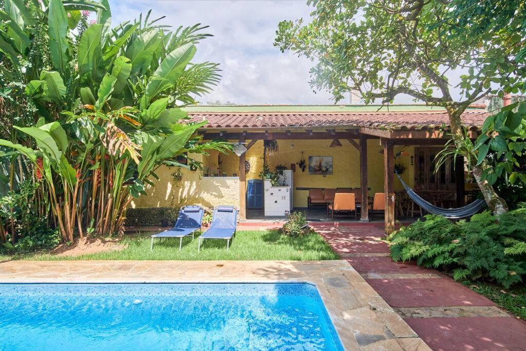 Casa linda em condomínio fechado