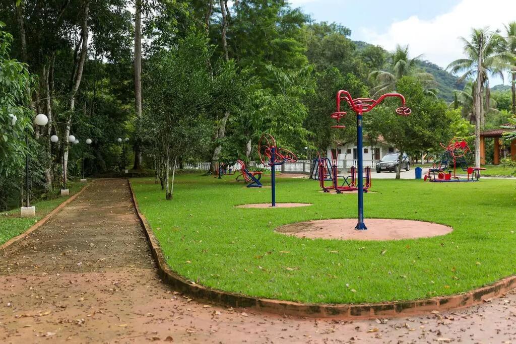 Casa linda em condomínio fechado