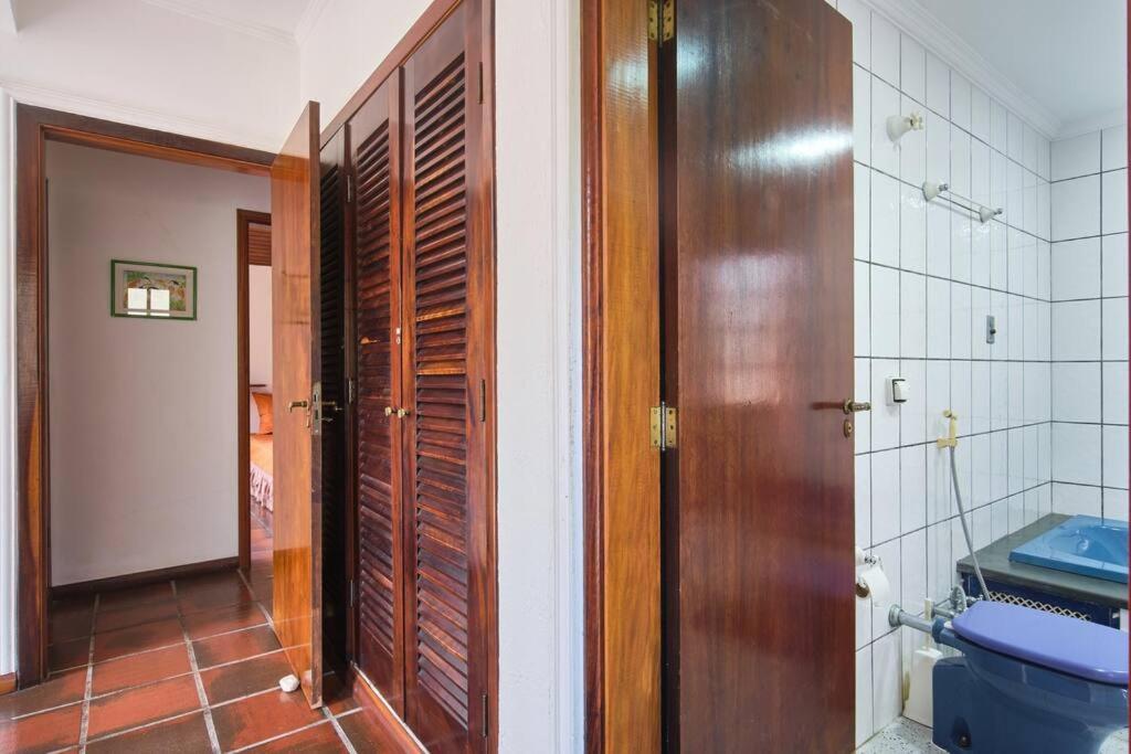 Casa linda em condomínio fechado