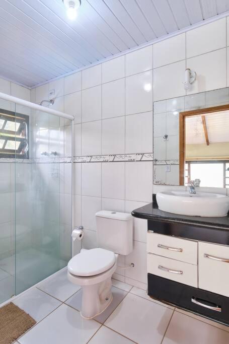 Casa linda em condomínio fechado