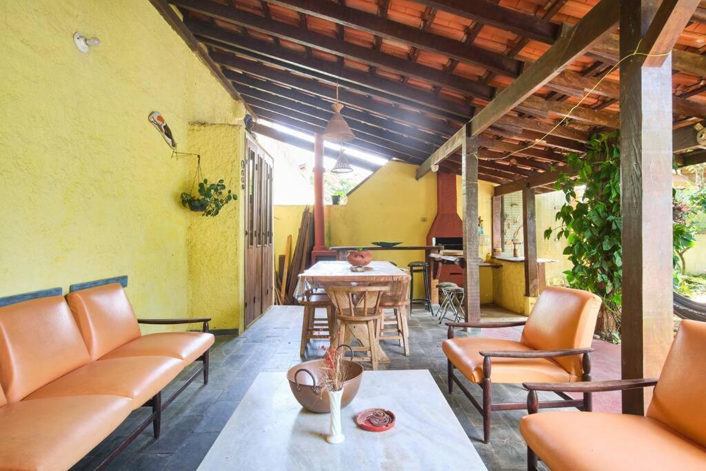 Casa linda em condomínio fechado