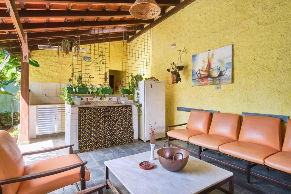 Casa linda em condomínio fechado